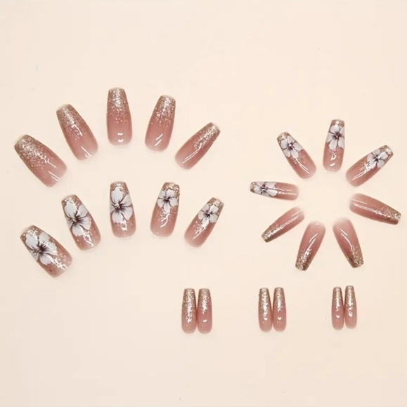 24 Pieces Fake Press On Nails - Picture 2 of 6